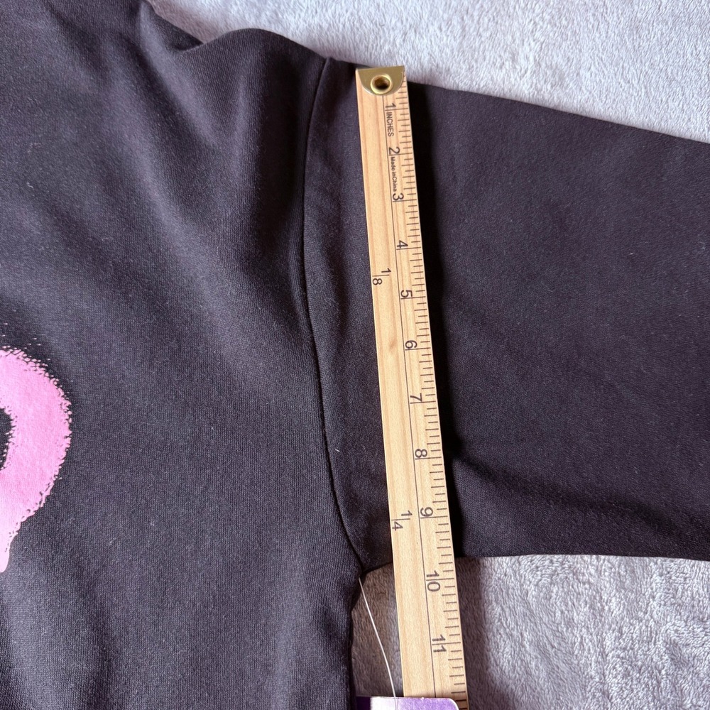 New Bratz Est 2001 Graphic Sweatshirt Black Pink Doll Y2K Crewneck M BTQ016C - Picture 10 of 14